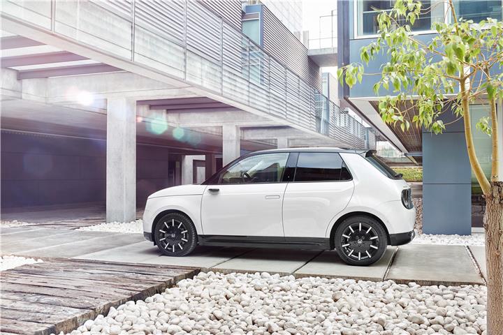 Honda e με δώρο Honda Power Charger